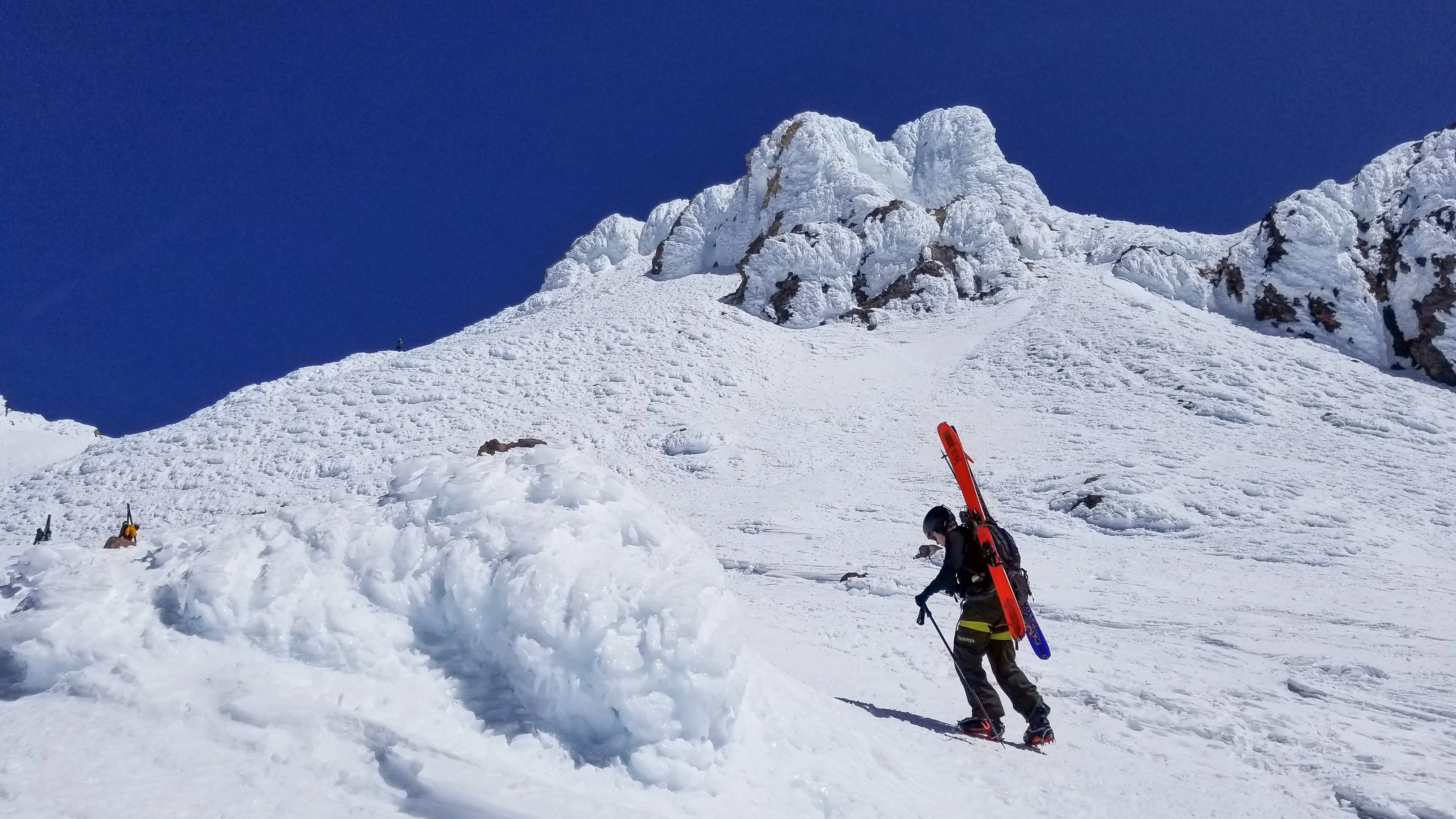 Mt Shasta Summit & Ski Descent - Image 11
