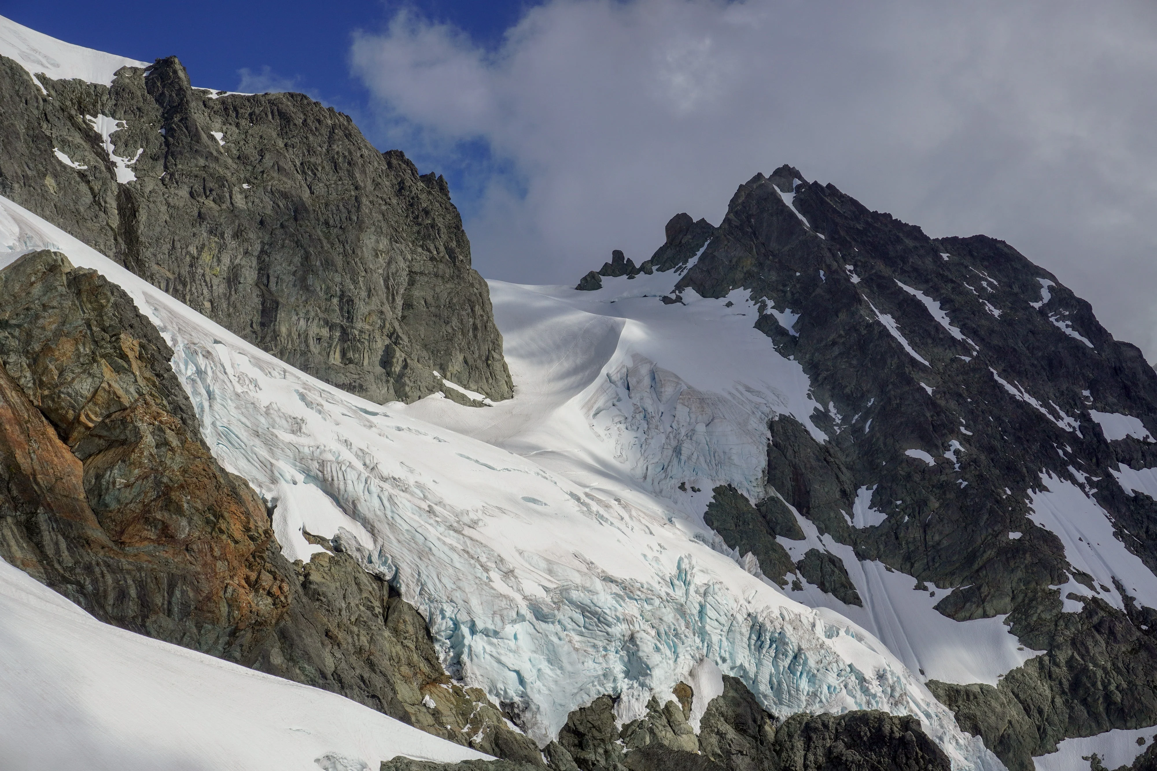 Mt Shuksan Fisher Chimneys - Image 5